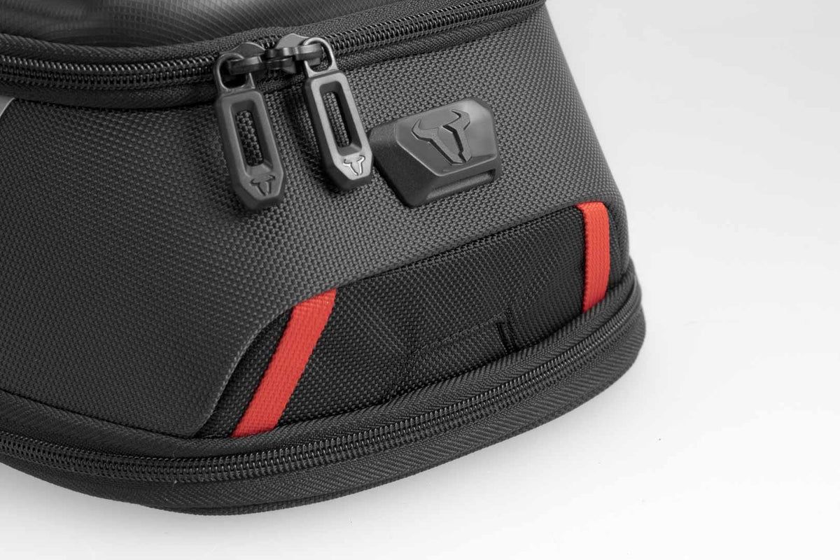 Sw-Motech PRO PRO Daypack Magnet tank bag 6-9 l. Magnetic holder.