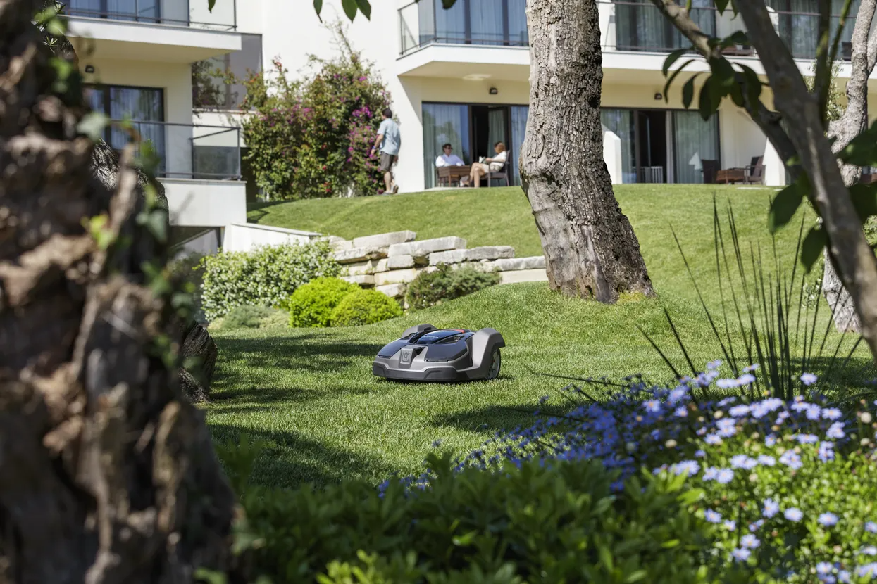 Husqvarna Automower® 450X Robotic Mower - 5000 m²